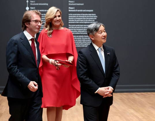 Japan s emperor in Amsterdam Emperor Naruhito (R) of Japan views the restoration work of Rembrandt s The Night Watch alongside Queen Maxima of the Netherlands at the Rijksmuseum in Amsterdam, the Netherlands, on June 18, 2026, during his state visit.  A14AA0005619441P