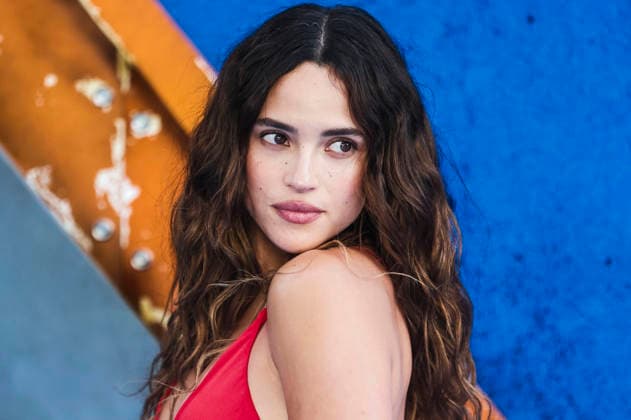 Adria Arjona beim UK Sneak Peek Fan Event zum Kinofilm Supergirl im Cineworld Leicester Square. London, 18.06.2026 *** Adria Arjona at the UK Sneak Peek Fan Event for the movie Supergirl at Cineworld Leicester Square in London, June 18, 2026,detected_source_language Foto:xJ.xEdwardsx xFuturexImagex supergirl_london_6627