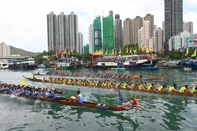 RECORD DATE NOT STATED HONG KONG-CULTURE DRAGON BOAT FESTIVAL Three dragon boats race in Aberdeen Promenade at Dragon Boat Festival (Tuen Ng festival), Hong Kong, June 19, 2026. NEXPHER Kobe Li Hong Kong