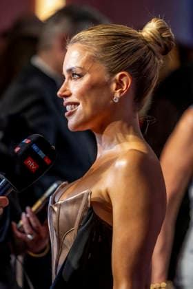 ABB DUFTSTARS- Sylvie Meis zu Gast auf dem blauen Teppich bei der Verleihung des Deutschen Parfumpreises Duftstars 2026 auf der Rheinterrasse am 18.06.2026 in Duesseldorf NRW Deutschland *** ABB DUFTSTARS