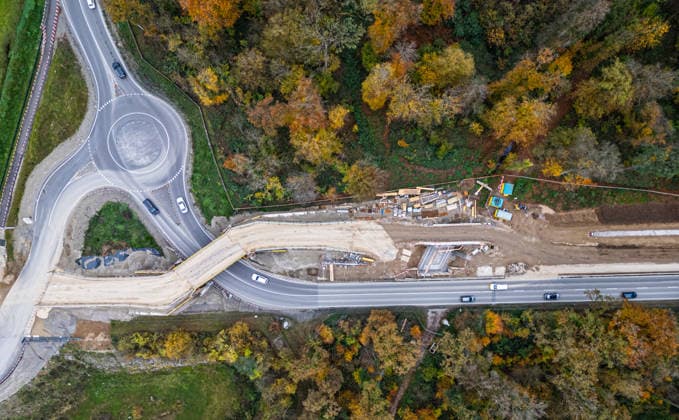Drone footage of the major infrastructure construction site in G Glattfelden, Switzerland, 3rd Nov 2024: Drone footage of the major construction site at the Chrüzstrasse roundabout. The expansion of Schaffhauserstrasse in the Zurich lowlands shows the current construction progress and the future traffic flow from above. *** Drone footage of the major infrastructure construction site in G Glattfelden, Switzerland, November 3, 2024. Drone footage of the major construction site at the Chrüzstrasse roundabout. The expansion of Schaffhauserstrasse in the Zurich lowlands shows the current construction progress and the future traffic flow from above.,detected_source_language Copyright: xAndreasxHaasx