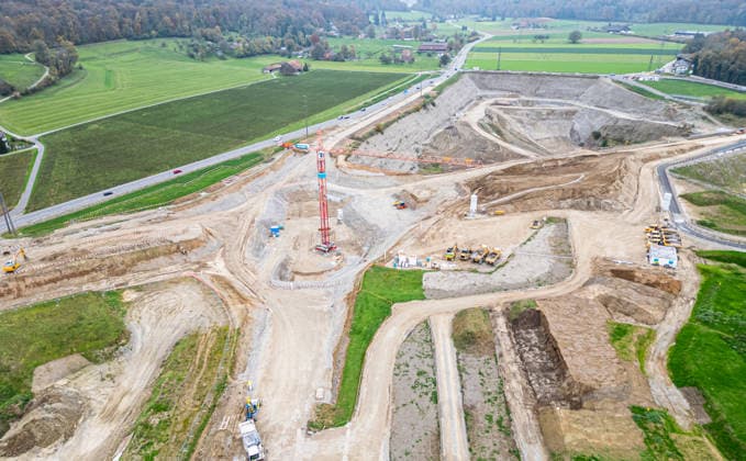 Drone footage of the major infrastructure construction site in G Glattfelden, Switzerland, 3rd Nov 2024: Drone footage of the major construction site at the Chrüzstrasse roundabout. The expansion of Schaffhauserstrasse in the Zurich lowlands shows the current construction progress and the future traffic flow from above. *** Drone footage of the major infrastructure construction site in G Glattfelden, Switzerland, November 3, 2024. Drone footage of the major construction site at the Chrüzstrasse roundabout. The expansion of Schaffhauserstrasse in the Zurich lowlands shows the current construction progress and the future traffic flow from above.,detected_source_language Copyright: xAndreasxHaasx