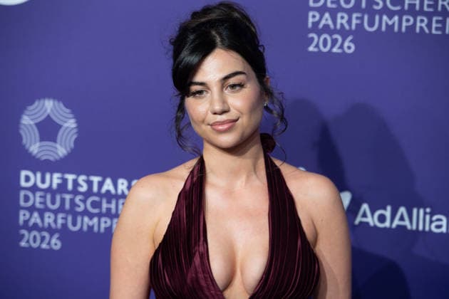 NIHAN, Influencerin, Portraet, Porträt, Portrait, Angeschnittenes Einzelbild, Einzelmotiv, Roter Teppich, Red Carpet Show, Purple Carpet, Ankunft, arrival, bei den DUFTSTARS 2026 - Deutscher Parfumpreis Verleihung des deutschen Parfumpreises DUFTSTARS durch die Fragrance Foundation am 18.06.2026, Rheinterrassen, Duesseldorf. *** NIHAN, influencer, portrait, cropped single image, single subject, red carpet, Red Carpet Show, Purple Carpet, Arrival, at the DUFTSTARS 2026 German Perfume Awards Ceremony for the DUFTSTARS German Perfume Awards hosted by the Fragrance Foundation on June 18, 2026, Rheinterrassen, Düsseldorf,detected_source_language