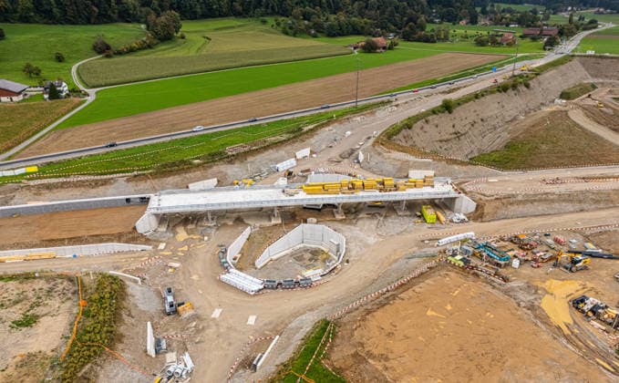 Drone footage of the major infrastructure construction site in G Glattfelden, Switzerland, 28th Sep 2025: Drone footage of the major construction site at the Chrüzstrasse roundabout. The expansion of Schaffhauserstrasse in the Zurich lowlands shows the current construction progress and the future traffic flow from above. *** Drone footage of the major infrastructure construction site in G Glattfelden, Switzerland, September 28, 2025. Drone footage of the major construction site at the Chrüzstrasse roundabout. The expansion of Schaffhauserstrasse in the Zurich lowlands shows the current construction progress and the future traffic flow from above.,detected_source_language Copyright: xAndreasxHaasx