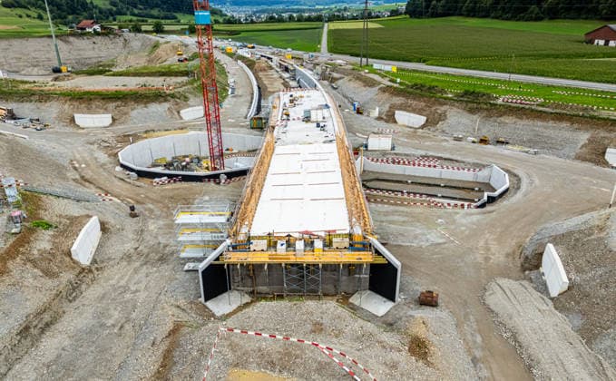 Drone footage of the major infrastructure construction site in G Glattfelden, Switzerland, 3rd Aug 2025: Drone footage of the major construction site at the Chrüzstrasse roundabout. The expansion of Schaffhauserstrasse in the Zurich lowlands shows the current construction progress and the future traffic flow from above. *** Drone footage of the major infrastructure construction site in G Glattfelden, Switzerland, August 3, 2025. Drone footage of the major construction site at the Chrüzstrasse roundabout. The expansion of Schaffhauserstrasse in the Zurich lowlands shows the current construction progress and the future traffic flow from above.,detected_source_language Copyright: xAndreasxHaasx