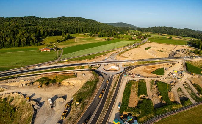 Drone footage of the major infrastructure construction site in G Glattfelden, Switzerland, 25th May 2026: Drone footage of the major construction site at the Chrüzstrasse roundabout. The expansion of Schaffhauserstrasse in the Zurich lowlands shows the current construction progress and the future traffic flow from above. *** Drone footage of the major infrastructure construction site in G Glattfelden, Switzerland, May 25, 2026. Drone footage of the major construction site at the Chrüzstrasse roundabout. The expansion of Schaffhauserstrasse in the Zurich lowlands shows the current construction progress and the future traffic flow from above.,detected_source_language Copyright: xAndreasxHaasx