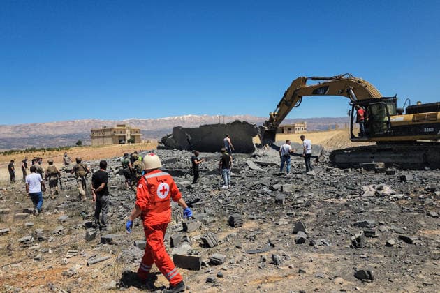 Israel renews strikes on southern, eastern Lebanon, wounds 5 in Baalbek BAALBEK, LEBANON - JUNE 19: Officials conduct search and rescue operation following Israeli attacks on a farm in the village of al-Jemaliyya, near the city of Baalbek, Lebanon on June 19, 2026. Suleiman Amhaz Anadolu Baalbek Lebanon. Editorial use only. Please get in touch for any other usage.  Copyright: x2026xAnadoluxSuleimanxAmhazx