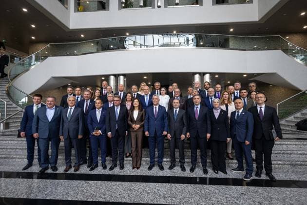 6th Term Meeting of the Turkiye-Germany JETCO held in Ankara ANKARA, TURKIYE - JUNE 19: Turkish Minister of Trade Omer Bolat (C-R) and German Minister for Economic Affairs and Energy Katherina Reiche (C-L) pose for photos after attending the 6th Term of the Turkiye-Germany Joint Economic and Trade Commission (JETCO) and roundtable meetings with business representatives from both countries, at the Turkish Ministry of Trade in Ankara, Turkiye, on June 19, 2026. Didem Mente Anadolu Ankara Turkey. Editorial use only. Please get in touch for any other usage.  Copyright: x2026xAnadoluxDidemxMentex