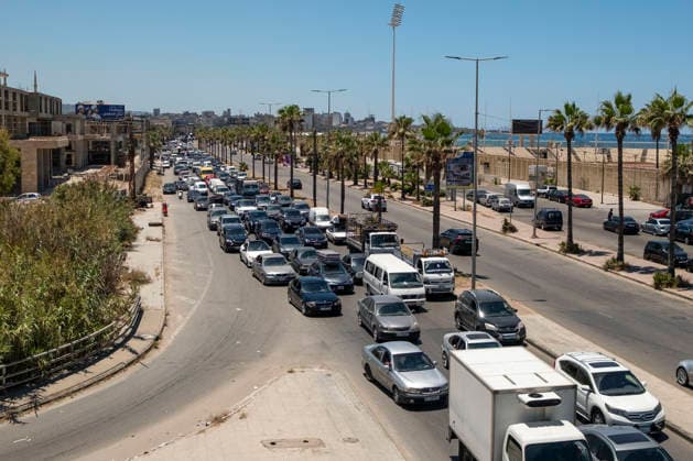 Hundreds of vehicles bring the road linking the southern city of Sidon with Beirut (Lebanon) 19 June 2226 following intense Israeli attacks carried out throughout the night against various towns in southern Lebanon, in breach of the ceasefire agreement signed on Wednesday night between the United States and Israel. Hundreds of vehicles bring the road to Beirut to a standstill as people flee Israeli attacks !ACHTUNG: NUR REDAKTIONELLE NUTZUNG!  Copyright: xEDGARxGUTIERREZx GRAF1386 20260619-55020645697_1