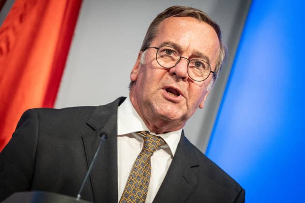 Abschlusspressekonferenz im Hamburger CCH -;Innenministerkonferenz IMK 2026 in Hamburg Ständige Konferenz der Innenministerinnen und Innenminister der Länder - Ständige Konferenz der Innenminister und -senatoren der Länder, Hamburg Hamburg Deutschland CCH *** Closing Press Conference at the CCH in Hamburg; Conference of Interior Ministers (IMK) 2026 in Hamburg; Standing Conference of the Interior Ministers of the Federal States; Standing Conference of the Interior Ministers and Senators of the Federal States, Hamburg, Germany, CCH,detected_source_language