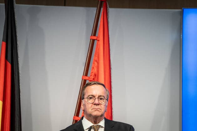 Abschlusspressekonferenz im Hamburger CCH -;Innenministerkonferenz IMK 2026 in Hamburg Ständige Konferenz der Innenministerinnen und Innenminister der Länder - Ständige Konferenz der Innenminister und -senatoren der Länder, Hamburg Hamburg Deutschland CCH *** Closing Press Conference at the CCH in Hamburg; Conference of Interior Ministers (IMK) 2026 in Hamburg; Standing Conference of the Interior Ministers of the Federal States; Standing Conference of the Interior Ministers and Senators of the Federal States, Hamburg, Germany, CCH,detected_source_language