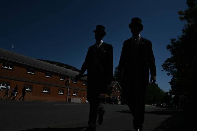 Royal Ascot 2026 BERKSHIRE, UNITED KINGDOM - JUNE 19: Visitors, wearing elaborate hats and elegant outfits, attend the fourth day of the traditional Royal Ascot horse racing event, held in the United Kingdom since 1711, at Ascot Racecourse in Berkshire, United Kingdom on June 19, 2026. Rasid Necati Aslim Anadolu London United Kingdom. Editorial use only. Please get in touch for any other usage.  Copyright: x2026xAnadoluxRasidxNecatixAslimx