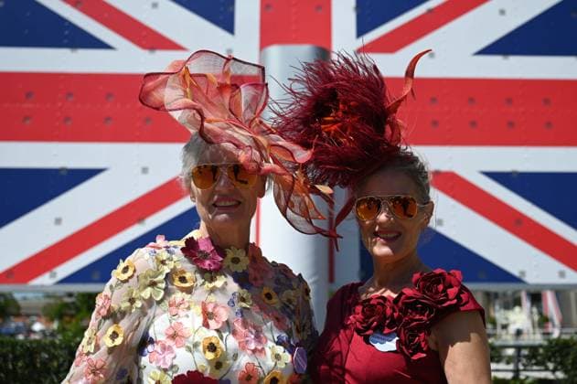 Royal Ascot 2026 BERKSHIRE, UNITED KINGDOM - JUNE 19: Visitors, wearing elaborate hats and elegant outfits, attend the fourth day of the traditional Royal Ascot horse racing event, held in the United Kingdom since 1711, at Ascot Racecourse in Berkshire, United Kingdom on June 19, 2026. Rasid Necati Aslim Anadolu London United Kingdom. Editorial use only. Please get in touch for any other usage.  Copyright: x2026xAnadoluxRasidxNecatixAslimx