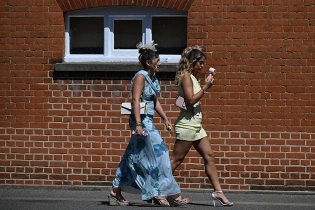 Royal Ascot 2026 BERKSHIRE, UNITED KINGDOM - JUNE 19: Visitors, wearing elaborate hats and elegant outfits, attend the fourth day of the traditional Royal Ascot horse racing event, held in the United Kingdom since 1711, at Ascot Racecourse in Berkshire, United Kingdom on June 19, 2026. Rasid Necati Aslim Anadolu London United Kingdom. Editorial use only. Please get in touch for any other usage.  Copyright: x2026xAnadoluxRasidxNecatixAslimx