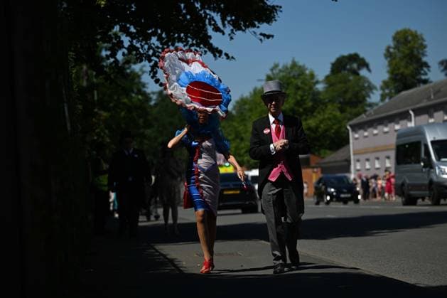 Royal Ascot 2026 BERKSHIRE, UNITED KINGDOM - JUNE 19: Visitors, wearing elaborate hats and elegant outfits, attend the fourth day of the traditional Royal Ascot horse racing event, held in the United Kingdom since 1711, at Ascot Racecourse in Berkshire, United Kingdom on June 19, 2026. Rasid Necati Aslim Anadolu London United Kingdom. Editorial use only. Please get in touch for any other usage.  Copyright: x2026xAnadoluxRasidxNecatixAslimx