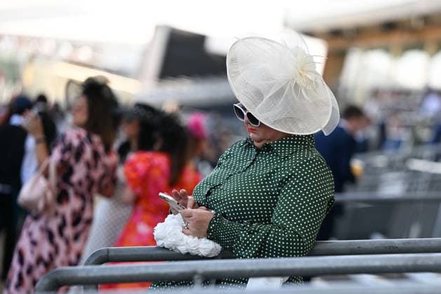 Royal Ascot 2026 BERKSHIRE, UNITED KINGDOM - JUNE 19: Visitors, wearing elaborate hats and elegant outfits, attend the fourth day of the traditional Royal Ascot horse racing event, held in the United Kingdom since 1711, at Ascot Racecourse in Berkshire, United Kingdom on June 19, 2026. Rasid Necati Aslim Anadolu London United Kingdom. Editorial use only. Please get in touch for any other usage.  Copyright: x2026xAnadoluxRasidxNecatixAslimx