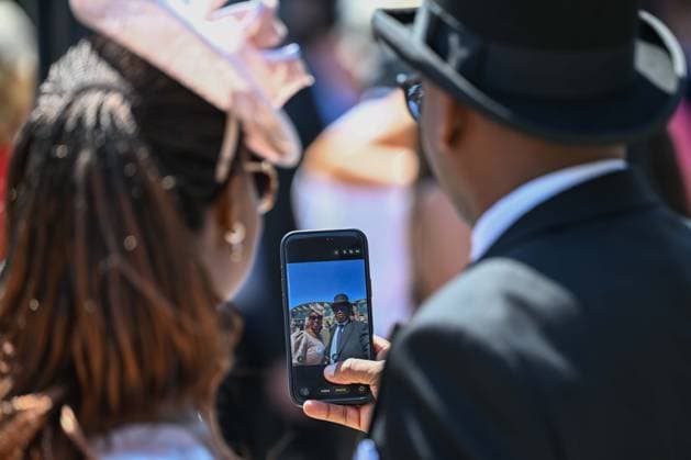 Royal Ascot 2026 BERKSHIRE, UNITED KINGDOM - JUNE 19: Visitors, wearing elaborate hats and elegant outfits, attend the fourth day of the traditional Royal Ascot horse racing event, held in the United Kingdom since 1711, at Ascot Racecourse in Berkshire, United Kingdom on June 19, 2026. Rasid Necati Aslim Anadolu London United Kingdom. Editorial use only. Please get in touch for any other usage.  Copyright: x2026xAnadoluxRasidxNecatixAslimx