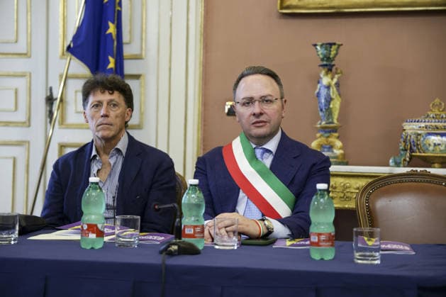 IPA85853172 - Directors in the Spotlight: Gaetano Manfredi, Mayor of Naples and President of ANCI, is taking part in the mayors’ flash mob in the square in front of the Prefecture in Piazza Plebiscito, Naples, on June 19, 2025. Pictured are Vincenzo Cuomo, Councilor for Territorial Governance and Heritage for the Campania Region, and Francesco Morra, President of ANCI Campania.  Copyright: xAntonioxBalasco LiveMediax xAntonioxBalasco LiveMediax 85853172