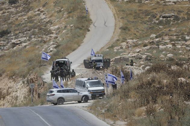 Palestinians protest land confiscation near Hebron in West Bank Palestinians gather during a protest against the confiscation of land for settlement expansion near Jabal Tarousa in the town of Dura, south of Hebron in the West Bank, on June 19, 2026. Israeli forces fired tear gas to disperse the demonstrators, according to local sources. Photo by Mamoun Wazwaz apaimages Hebron West Bank Palestinian Territory 190626_Hebron_MW_00(15) Copyright: xapaimagesxMamounxWazwazx xapaimagesx