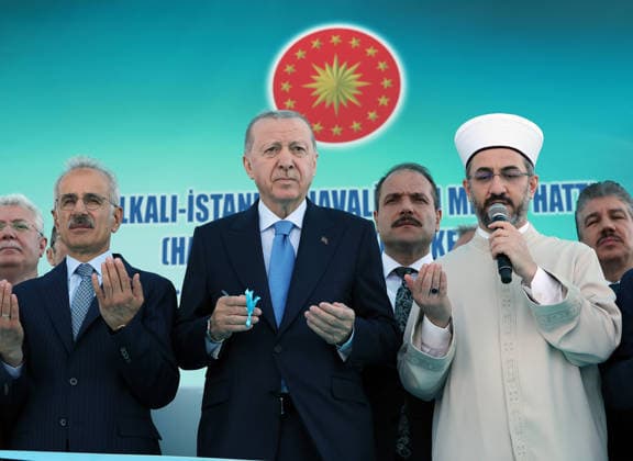 Turkish President Recep Tayyip Erdogan ISTANBUL, TURKIYE - JUNE 19: (----EDITORIAL USE ONLY - MANDATORY CREDIT - TURKISH PRESIDENCY MUSTAFA KAMACI HANDOUT - NO MARKETING NO ADVERTISING CAMPAIGNS - DISTRIBUTED AS A SERVICE TO CLIENTS----) Turkish President Recep Tayyip Erdogan attends the opening ceremony of Halkali-Istanbul Airport Metro Line at Kayasehir Metro Station in Istanbul, Turkiye on June 19, 2026. TUR Presidency Mustafa Kamaci Anadolu Istanbul Turkey. Editorial use only. Please get in touch for any other usage.  Copyright: x2026xAnadoluxTURxPresidencyx xMustafaxKamacix