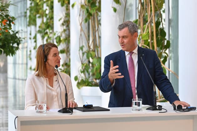 Austausch Markus SOEDER (Ministerpraesident Bayern und CSU Vorsitzender) mit der Prasidentin des Europaeischen Parlaments Roberta Metsola am 19.06.2026 in der Orangerie der Bayerischen Staatskanzlei in Muenchen. *** Meeting between Markus SOEDER, Minister-President of Bavaria and Chairman of the CSU, and Roberta Metsola, President of the European Parliament, on June 19, 2026, at the Orangery of the Bavarian State Chancellery in Munich,detected_source_language