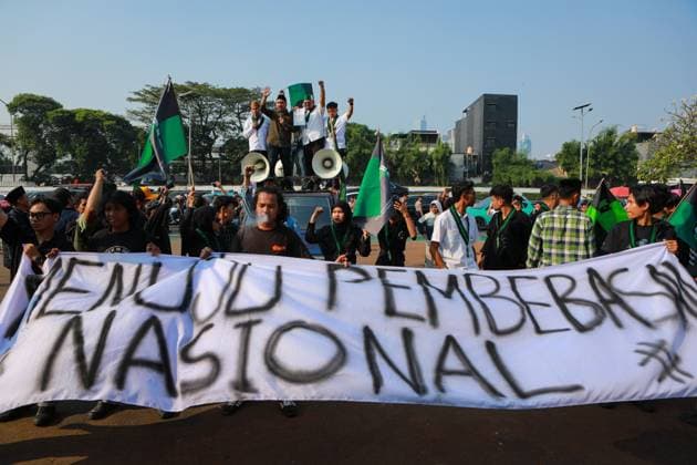 Student Protest in Jakarta JAKARTA, INDONESIA - JUNE 19, 2026: Students take part in a protest in Jakarta, Indonesia. In the action, the student masses carry a number of demands which they call Tritura Kembali or Three People™s Demands, which include economics issues, evaluation of government performance, and civil supremacy. Photo by Dwi Prasetya JNA Press. (Photo by Dwi Prasetya JNA Press via Nexpher Images) Jakarta Jakarta