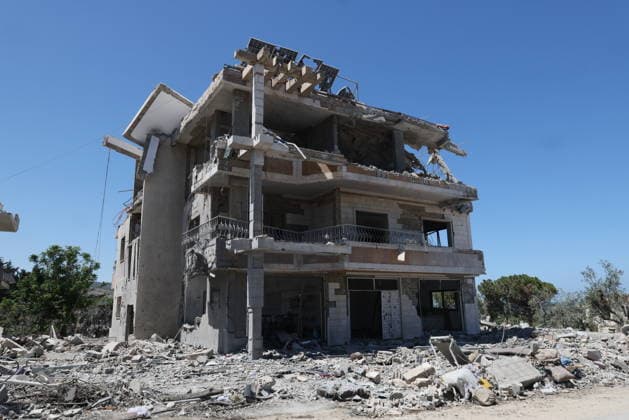 Destruction after Israeli air strikes in southern Lebanon AL-QLAILAH, LEBANON - JUNE 19: A view of destruction following Israeli air strikes in the town of Al-Qlailah, southern Lebanon, on June 19, 2026. Several buildings and vehicles were heavily damaged as a result of the air strikes carried out by Israeli forces. The extent of the destruction in the town was documented following the attacks. Houssam Shbaro Anadolu Al-Qlailah Lebanon. Editorial use only. Please get in touch for any other usage.  Copyright: x2026xAnadoluxHoussamxShbarox