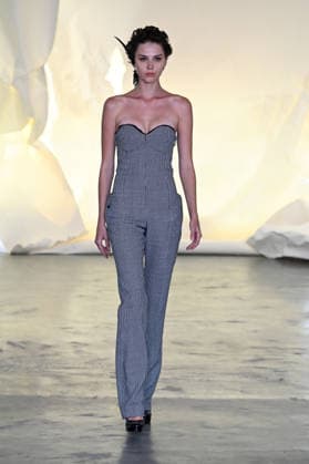 IPA85857195 - Milan, Milan Men™s Fashion Week Spring Summer 2027 - Men™s Fashion, Spring Summer 2027 - Martin Qad fashion show - pictured on the runway: Model  Copyright: xSimonaxChiocciax xSimonaxChiocciax 85857195