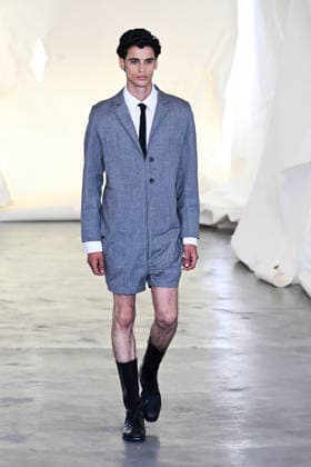 IPA85857209 - Milan, Milan Men™s Fashion Week Spring Summer 2027 - Men™s Fashion, Spring Summer 2027 - Martin Qad fashion show - pictured on the runway: Model  Copyright: xSimonaxChiocciax xSimonaxChiocciax 85857209