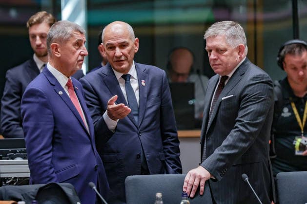 June 19, 2026, Brussels, Belgium, European Union: From L to R: ANDREJ BABIS, Prime Minister of Czechia, JANEZ JANSA, Prime Minister of Slovenia, and ROBERT FICO, Prime Minister of Slovakia, speak inside the European Council ahead of the roundtable session on the second and final day of the summit in Brussels. Brussels European Union  - ZUMAo116 20260619_znp_o116_065 Copyright: xBiancaxOterox