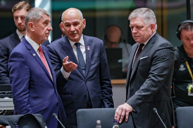 June 19, 2026, Brussels, Belgium, European Union: From L to R: ANDREJ BABIS, Prime Minister of Czechia, JANEZ JANSA, Prime Minister of Slovenia, and ROBERT FICO, Prime Minister of Slovakia, speak inside the European Council ahead of the roundtable session on the second and final day of the summit in Brussels. Brussels European Union - ZUMAo116 20260619_znp_o116_064 Copyright: xBiancaxOterox