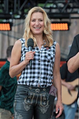 ORF Wenn die Musi spielt . Sängerin Stefanie Hertel während Proben zum Musik Open Air Wenn die Musi spielt am 19.06.2026 in Bad Kleinkirchheim. 20260619SBK0118 *** ORF Wenn die Musi spielt singer Stefanie Hertel during rehearsals for the Wenn die Musi spielt open-air music festival on June 19, 2026, in Bad Kleinkirchheim 20260619SBK0118,detected_source_language