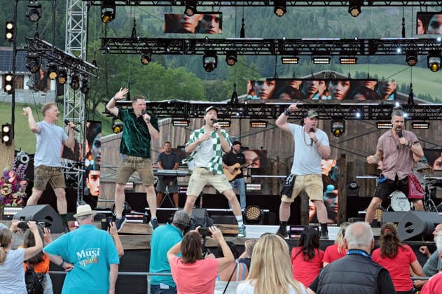 ORF Wenn die Musi spielt . Voxxclub während Proben zum Musik Open Air Wenn die Musi spielt am 19.06.2026 in Bad Kleinkirchheim. 20260619SBK0122 *** ORF Wenn die Musi spielt Voxxclub during rehearsals for the Wenn die Musi spielt open-air music festival on June 19, 2026, in Bad Kleinkirchheim 20260619SBK0122,detected_source_language