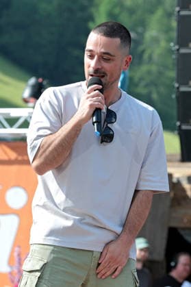 ORF Wenn die Musi spielt . Sänger Pietro Basile während Proben zum Musik Open Air Wenn die Musi spielt am 19.06.2026 in Bad Kleinkirchheim. 20260619SBK0125 *** ORF Wenn die Musi spielt