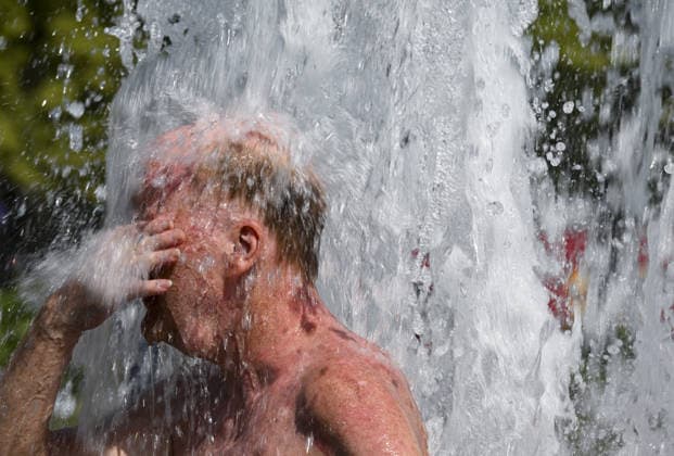 Hot weather in Berlin BERLIN, GERMANY - JUNE 19: People cool off in ornamental fountains as high temperatures affect Berlin, Germany on June 19, 2026. Temperatures periodically exceeded 30 degrees Celsius, prompting some residents and visitors to seek relief from the heat in public spaces across the city. Halil Sagirkaya Anadolu Berlin Germany. Editorial use only. Please get in touch for any other usage.  Copyright: x2026xAnadoluxHalilxSagirkayax