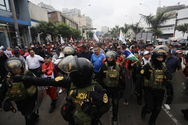 Supporters march with Roberto Sanchez in Lima amid vote count dispute LIMA, PERU - JUNE 19: Security teams take safety measures as thousands of citizens march alongside presidential candidate Roberto Sanchez in Lima, Peru, on June 19, 2026. Sanchez joined the demonstration with supporters calling for transparency in the electoral process and backing claims raised by his political movement as the official vote count continues. The march took place amid questions over the vote tally and the handling of some electoral records. With 99.5 percent of ballots counted, Sánchez trails Keiko Fujimori by approximately 40,000 votes. Klebher Vasquez Anadolu Lima Peru. Editorial use only. Please get in touch for any other usage.  Copyright: x2026xAnadoluxKlebherxVasquezx