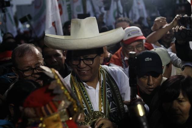 Supporters march with Roberto Sanchez in Lima amid vote count dispute LIMA, PERU - JUNE 19: Thousands of citizens march alongside presidential candidate Roberto Sanchez in Lima, Peru, on June 19, 2026. Sanchez joined the demonstration with supporters calling for transparency in the electoral process and backing claims raised by his political movement as the official vote count continues. The march took place amid questions over the vote tally and the handling of some electoral records. With 99.5 percent of ballots counted, Sánchez trails Keiko Fujimori by approximately 40,000 votes. Klebher Vasquez Anadolu Lima Peru. Editorial use only. Please get in touch for any other usage.  Copyright: x2026xAnadoluxKlebherxVasquezx