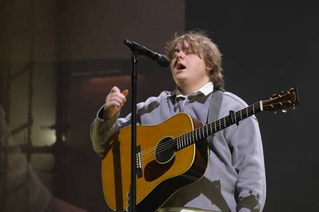 Lewis Capaldi, performs live on stage at the Isle of Wight festival in Newport, UK -19 Jun 2026 Scottish singer songwriter Lewis Marc Capaldi, known professionally as Lewis Capaldi, performs live on stage at the Isle of Wight festival. His single Someone You Loved topped the UK Singles Chart where it remained for seven weeks, and it was nominated at the 62nd Annual Grammy Awards for Song of the Year Newport United Kingdom Copyright: xDawnxFletcher-Parkx xSOPAxImagesx DSCF4720