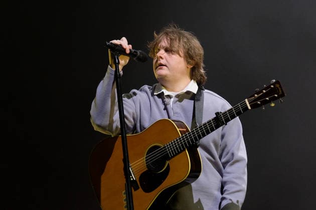 Lewis Capaldi, performs live on stage at the Isle of Wight festival in Newport, UK -19 Jun 2026 Scottish singer songwriter Lewis Marc Capaldi, known professionally as Lewis Capaldi, performs live on stage at the Isle of Wight festival. His single Someone You Loved topped the UK Singles Chart where it remained for seven weeks, and it was nominated at the 62nd Annual Grammy Awards for Song of the Year Newport United Kingdom Copyright: xDawnxFletcher-Parkx xSOPAxImagesx DSCF4746