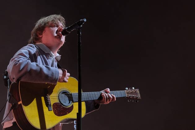 Lewis Capaldi, performs live on stage at the Isle of Wight festival in Newport, UK -19 Jun 2026 Scottish singer songwriter Lewis Marc Capaldi, known professionally as Lewis Capaldi, performs live on stage at the Isle of Wight festival. His single Someone You Loved topped the UK Singles Chart where it remained for seven weeks, and it was nominated at the 62nd Annual Grammy Awards for Song of the Year Newport United Kingdom Copyright: xDawnxFletcher-Parkx xSOPAxImagesx DSCF4828