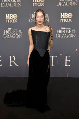 Mariattma Jadie bei der Premiere der 3. Staffel der Sky Now Serie House of the Dragon im Kino International. Berlin, 19.06.2026 *** Mariattma Jadie at the premiere of Season 3 of the Sky Now series House of the Dragon at Kino International in Berlin, June 19, 2026,detected_source_language Foto:xM.xBehrensx xFuturexImagex dragon_berlin_6601