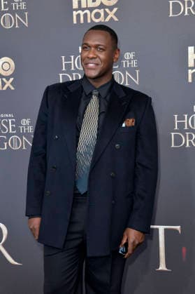 Abubakar Salim bei der Premiere der 3. Staffel der Sky Now Serie House of the Dragon im Kino International. Berlin, 19.06.2026 *** Abubakar Salim at the premiere of Season 3 of the Sky Now series House of the Dragon at Kino International in Berlin, June 19, 2026,detected_source_language Foto:xM.xBehrensx xFuturexImagex dragon_berlin_6682
