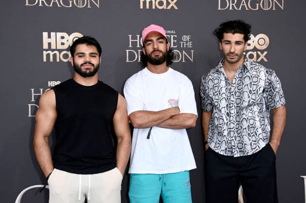 Mohammad Eliraqui, Soufiane El Mesaudi und Mohamed Kanj Khamis bei der Premiere der 3. Staffel der Sky Now Serie House of the Dragon im Kino International. Berlin, 19.06.2026 *** Mohammad Eliraqui, Soufiane El Mesaudi, and Mohamed Kanj Khamis at the premiere of Season 3 of the Sky Now series House of the Dragon at Kino International in Berlin, June 19, 2026,detected_source_language Foto:xN.xKubelkax xFuturexImagex dragon_berlin_6724