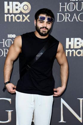 Mohammad Eliraqui bei der Premiere der 3. Staffel der Sky Now Serie House of the Dragon im Kino International. Berlin, 19.06.2026 *** Mohammad Eliraqui at the premiere of Season 3 of the Sky Now series House of the Dragon at Kino International in Berlin, June 19, 2026,detected_source_language Foto:xN.xKubelkax xFuturexImagex dragon_berlin_6726