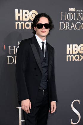 Harry Collett bei der Premiere der 3. Staffel der Sky Now Serie House of the Dragon im Kino International. Berlin, 19.06.2026 *** Harry Collett at the premiere of Season 3 of the Sky Now series House of the Dragon at Kino International in Berlin, June 19, 2026,detected_source_language Foto:xN.xKubelkax xFuturexImagex dragon_berlin_6743