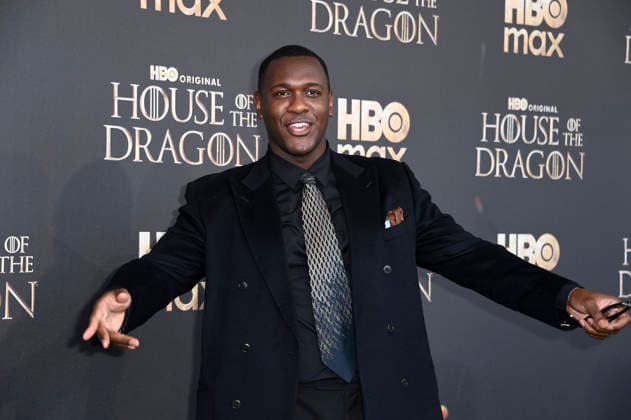 Abubakar Salim bei der Premiere der 3. Staffel der Sky Now Serie House of the Dragon im Kino International. Berlin, 19.06.2026 *** Abubakar Salim at the premiere of Season 3 of the Sky Now series House of the Dragon at Kino International in Berlin, June 19, 2026,detected_source_language Foto:xN.xKubelkax xFuturexImagex dragon_berlin_6750