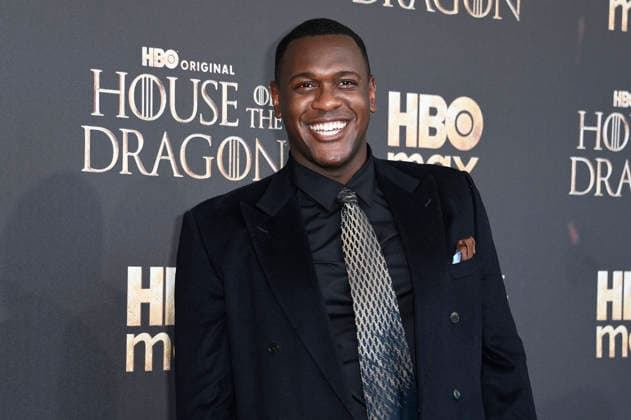 Abubakar Salim bei der Premiere der 3. Staffel der Sky Now Serie House of the Dragon im Kino International. Berlin, 19.06.2026 *** Abubakar Salim at the premiere of Season 3 of the Sky Now series House of the Dragon at Kino International in Berlin, June 19, 2026,detected_source_language Foto:xN.xKubelkax xFuturexImagex dragon_berlin_6751