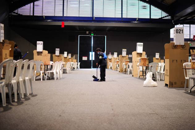 June 19, 2026, Bogota, Bogota D.C, Colombia: Colombia s biggest voting place is prepared prior to the 2026 runoff of the presidential elections on June 19, 2026 in Bogota, Colombia. Colombians vote on june 21, 2026 between a hard-right lawyer that faces against a left-wing senator. Bogota Colombia - ZUMAvp1_ 20260619_zia_vp1_011 Copyright: xSebastianxBarrosx