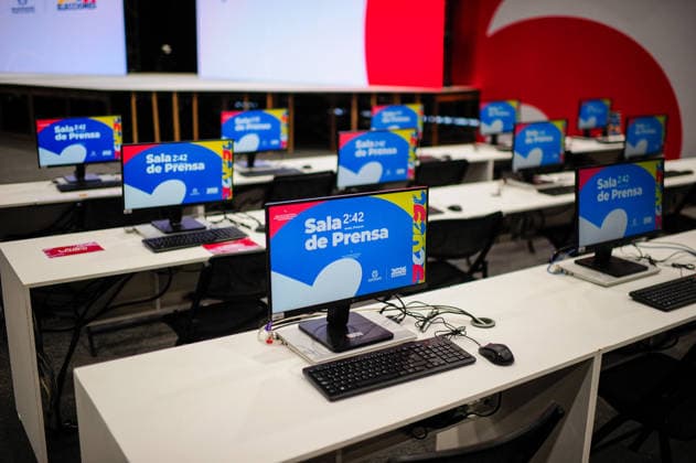 June 19, 2026, Bogota, Bogota D.C, Colombia: Colombia s biggest voting place is prepared prior to the 2026 runoff of the presidential elections on June 19, 2026 in Bogota, Colombia. Colombians vote on june 21, 2026 between a hard-right lawyer that faces against a left-wing senator. Bogota Colombia - ZUMAvp1_ 20260619_zia_vp1_012 Copyright: xSebastianxBarrosx