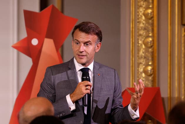 French President Emmanuel Macron delivers a speech as he welcomes several hundred French, European, and international members of the technology community to celebrate the tenth anniversary of the VivaTech technology innovation fair at the Élysée Palace in Paris on June 19, 2026. Stéphane Lemouton, Pool Bestimage, Paris, France,detected_source_language  Copyright: xStÃ phanexLemoutonx xPoolx xBestimagexStÃ phanexLemoutonx xPoolx xBestimagex